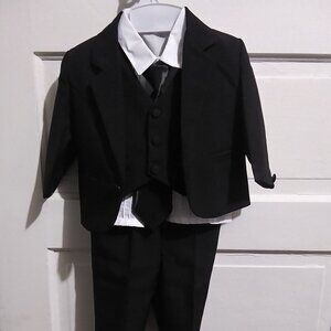 NWOT Weikex Boys Tuxedo Suit 4pc Black Jacket & Pants White Shirt sz 9months